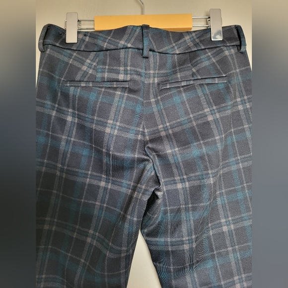 NEW Liverpool Women's Plaid Pants - Blue and Black, Size 6 (28 X 28) - Picture 3 of 8